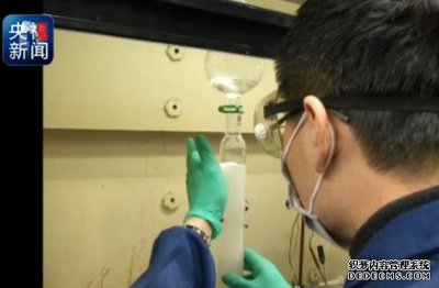 唐本忠榮獲自然科學(xué)獎(jiǎng)一等獎(jiǎng) 以原創(chuàng)概念引領(lǐng)光材料創(chuàng)新發(fā)展